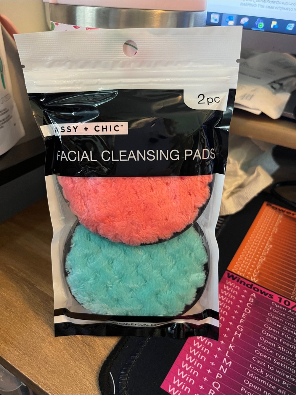 Coral and Aqua Facial Cleansing Pads - 2pc